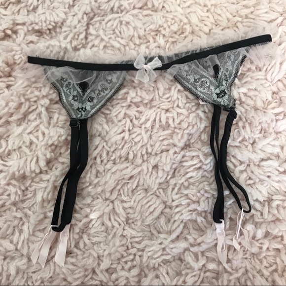 Victoria's Secret Other - 🛍VS Designer Tulle and Lace Garter Belt!
